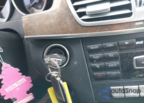 2014 Mercedes-Benz E 350 4Matic z USA, uszkodzony, nr VIN WDDHF8JB4EB036159